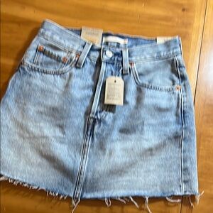 Levi’s Denim Icon Skirt